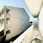 Kappa & Lamda Apartments
